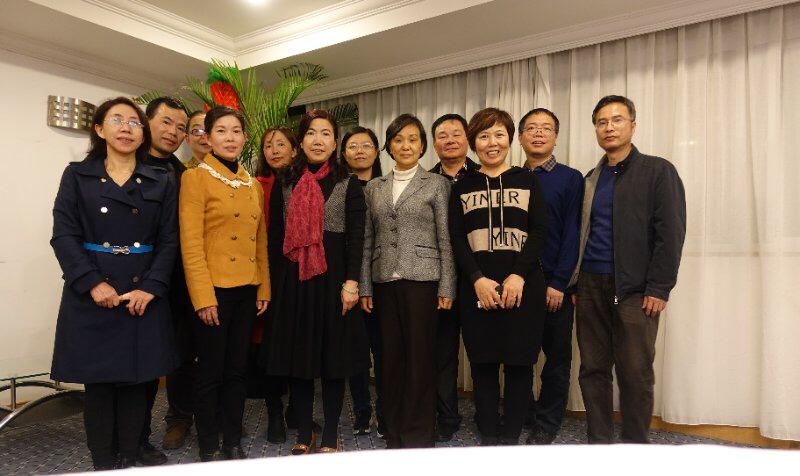 首页 新闻动态 工作动态   会上,王萍萍主委首先传达了农工党厦门市